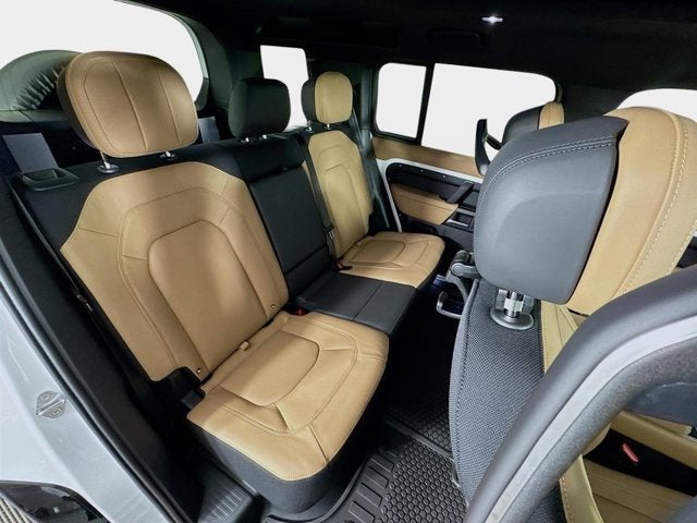 2026 Land Rover Defender 110 V8