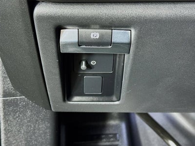 2025 Land Rover Defender 130 V8