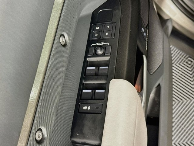 2025 Land Rover Defender 110 X