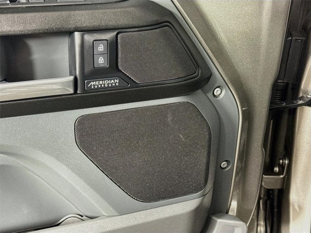 2025 Land Rover Defender 110 X