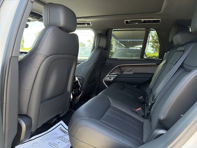2025 Land Rover Range Rover SE