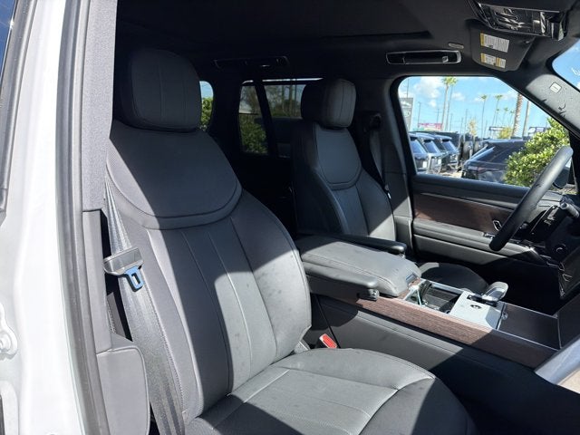 2025 Land Rover Range Rover SE