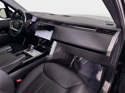 2025 Land Rover Range Rover SE