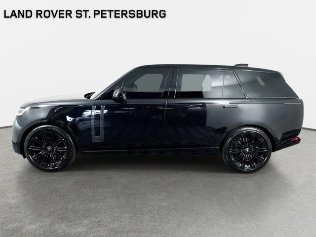 2025 Land Rover Range Rover SE