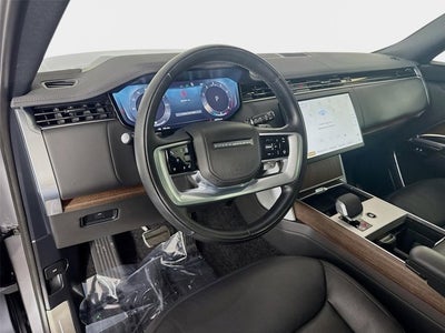2025 Land Rover Range Rover SE