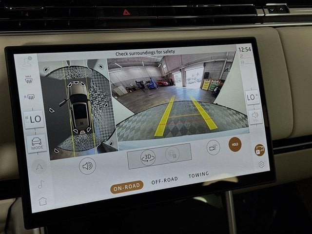 2025 Land Rover Range Rover SE