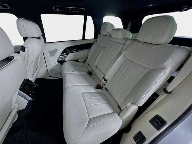 2025 Land Rover Range Rover SE