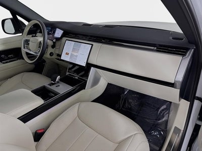 2025 Land Rover Range Rover SE