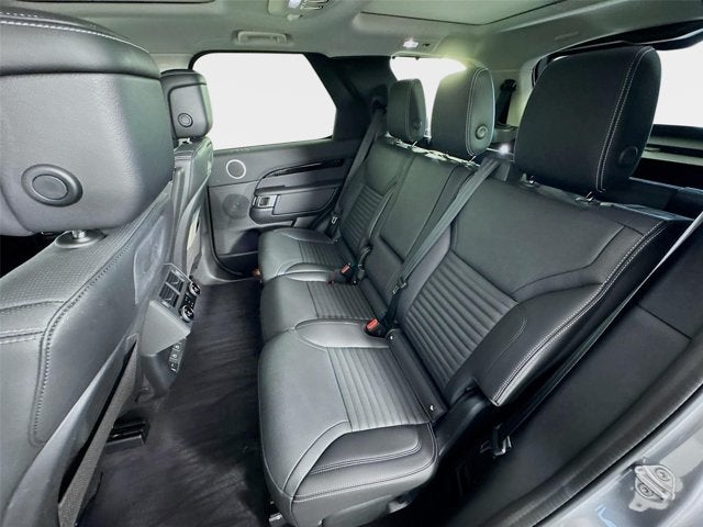 2024 Land Rover Discovery S