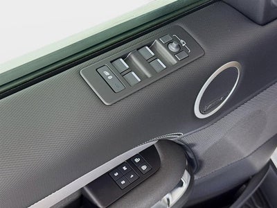 2025 Land Rover Discovery Dynamic SE