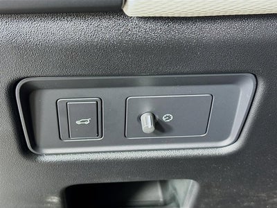 2025 Land Rover Discovery Dynamic SE