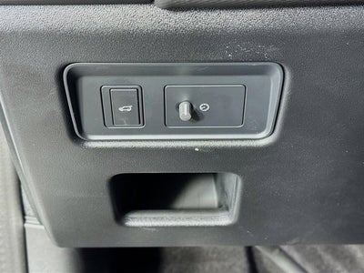 2023 Land Rover Discovery Metropolitan Edition