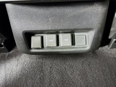 2023 Land Rover Discovery Metropolitan Edition