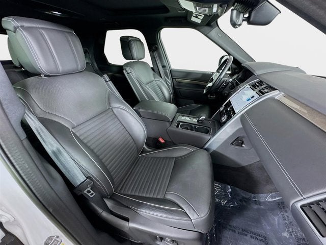 2023 Land Rover Discovery Metropolitan Edition