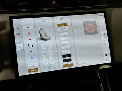 2026 Land Rover Range Rover Velar Dynamic SE