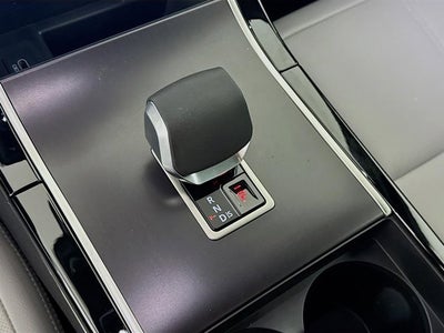 2026 Land Rover Range Rover Velar Dynamic SE