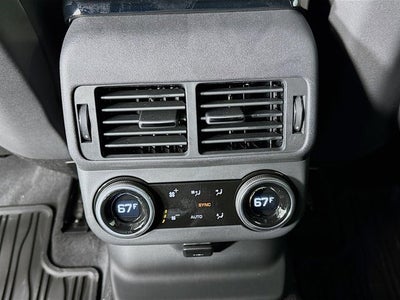 2026 Land Rover Range Rover Velar Dynamic SE