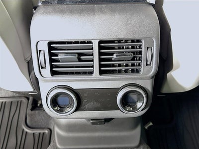 2026 Land Rover Range Rover Velar Dynamic SE