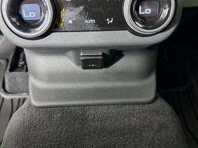 2026 Land Rover Range Rover Velar Dynamic SE