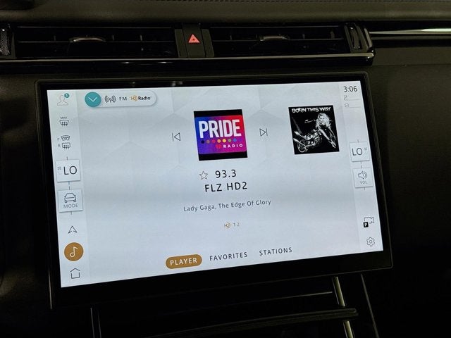 2026 Land Rover Range Rover Velar Dynamic SE