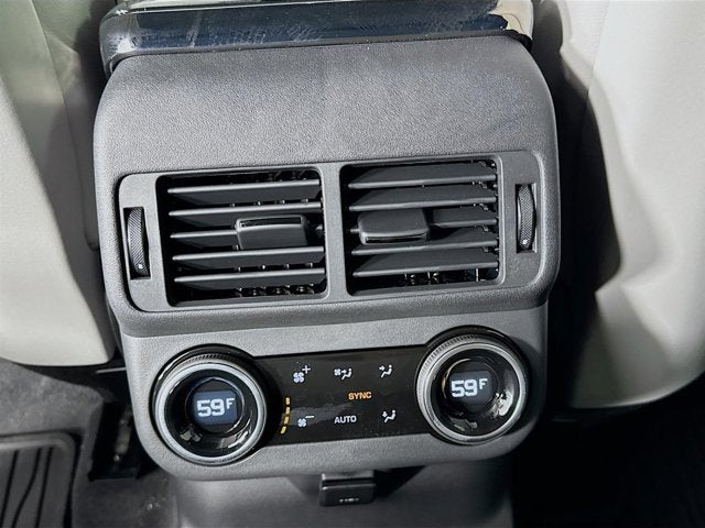 2026 Land Rover Range Rover Velar Dynamic SE