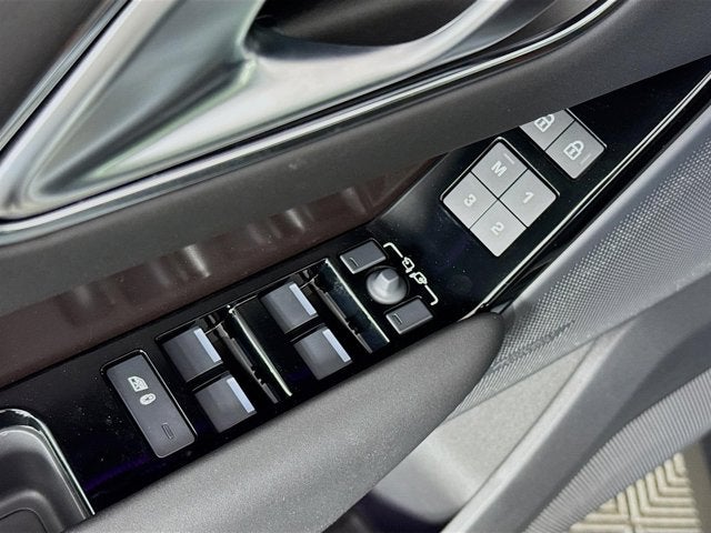 2026 Land Rover Range Rover Velar Dynamic SE