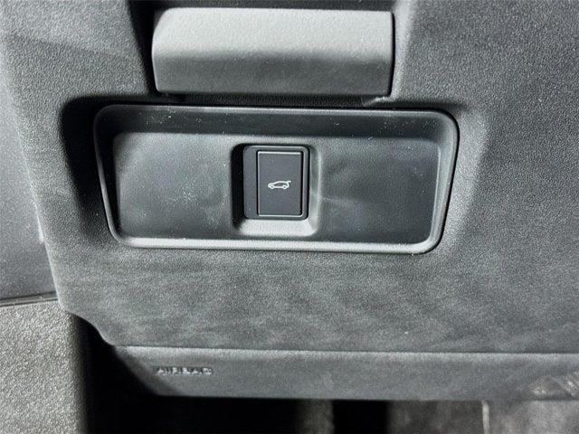 2026 Land Rover Range Rover Evoque Hoxton Edition