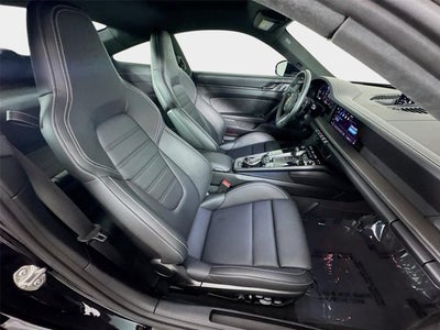 2025 Porsche 911 Carrera 4 GTS