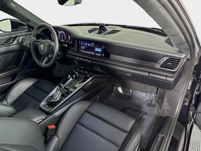 2025 Porsche 911 Carrera 4 GTS