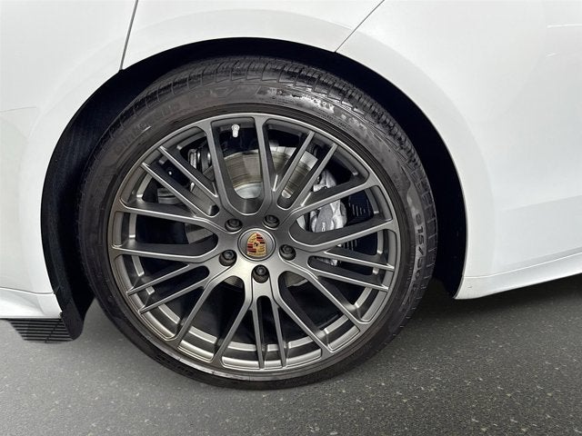 2023 Porsche Panamera 4 Platinum Edition