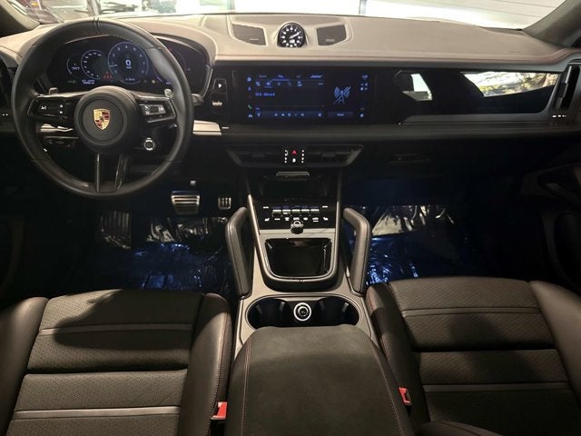 2025 Porsche Cayenne Coupe GTS