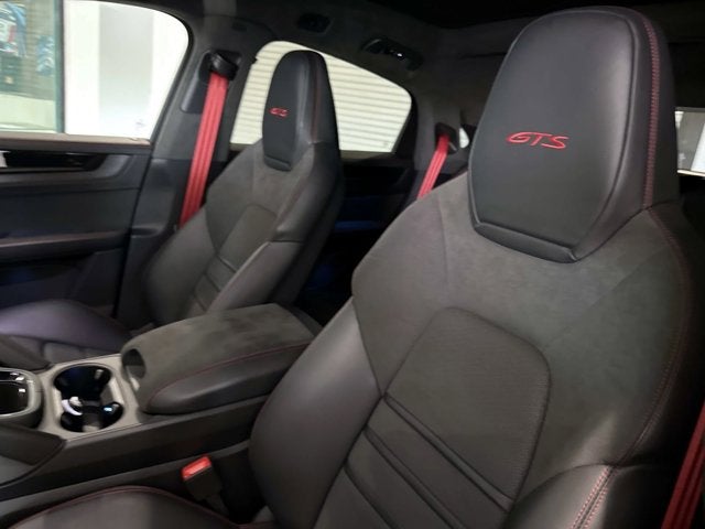 2025 Porsche Cayenne Coupe GTS
