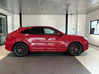 2025 Porsche Cayenne Coupe GTS