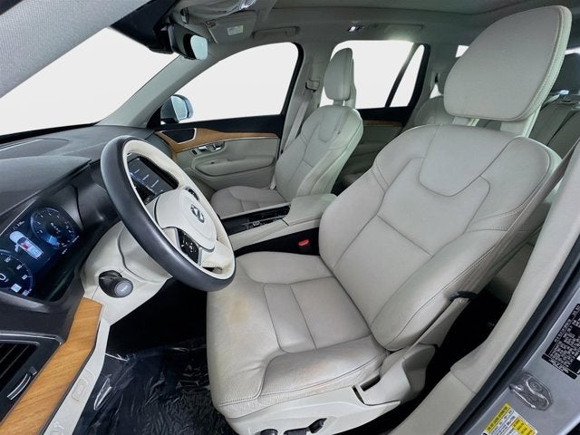 2021 Volvo XC90 T6 Momentum