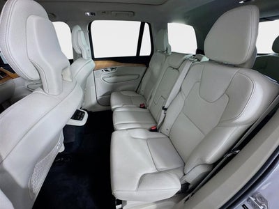 2021 Volvo XC90 T6 Momentum