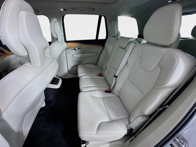 2021 Volvo XC90 T6 Momentum