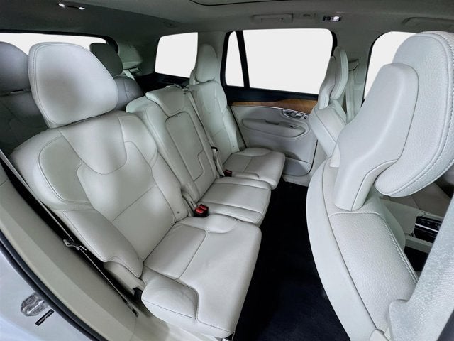 2021 Volvo XC90 T6 Momentum