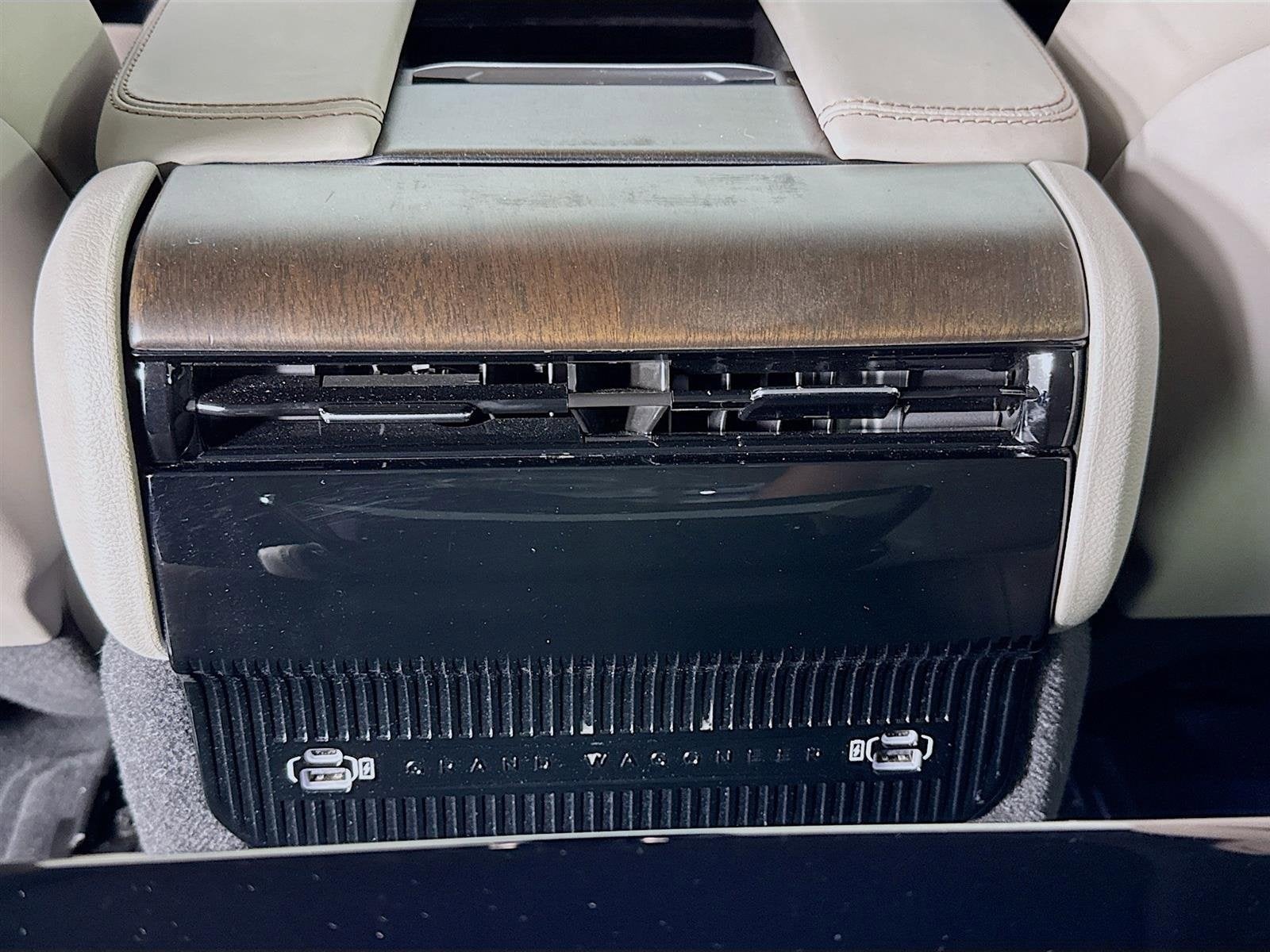 2023 Jeep Grand Wagoneer Base