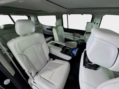 2023 Jeep Grand Wagoneer Base