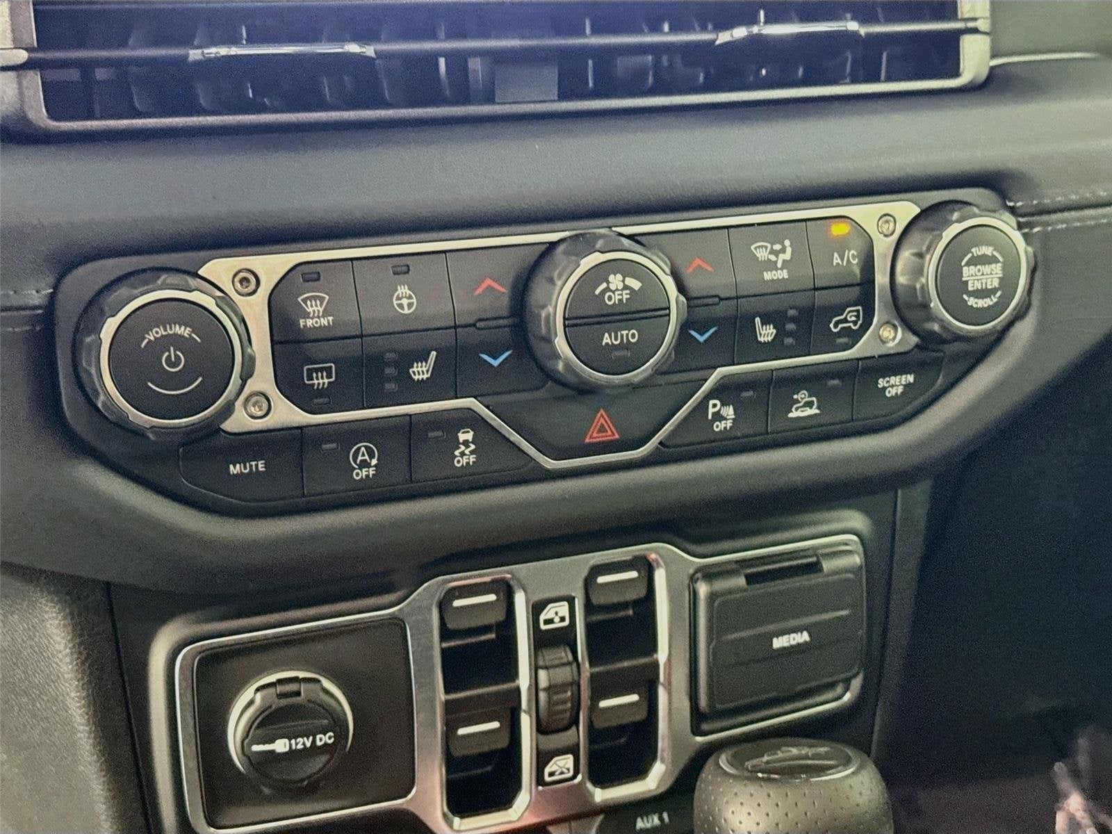 2025 Jeep Gladiator Mojave X