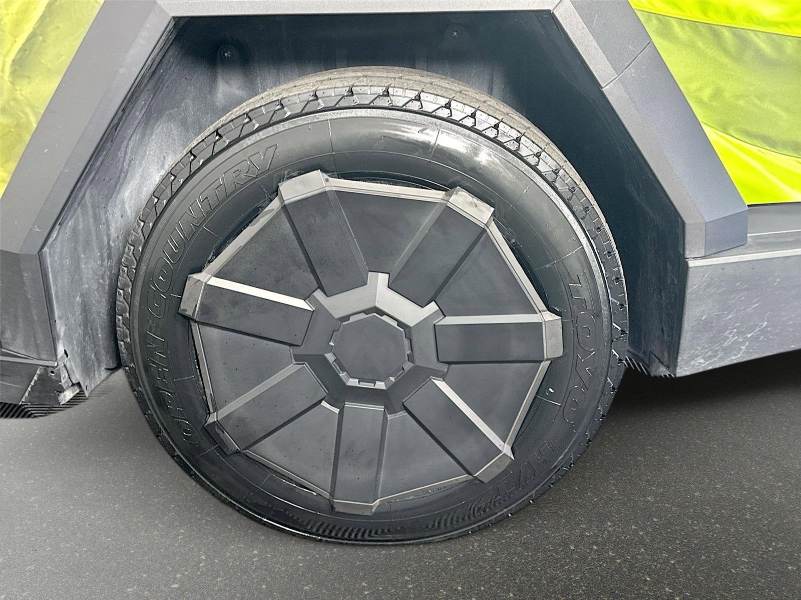 2024 Tesla Cybertruck Base