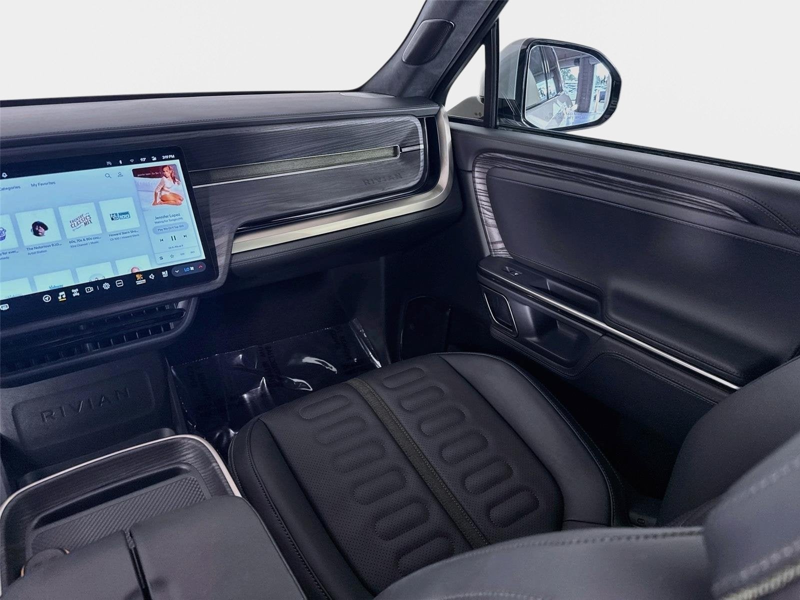 2023 Rivian R1S Adventure