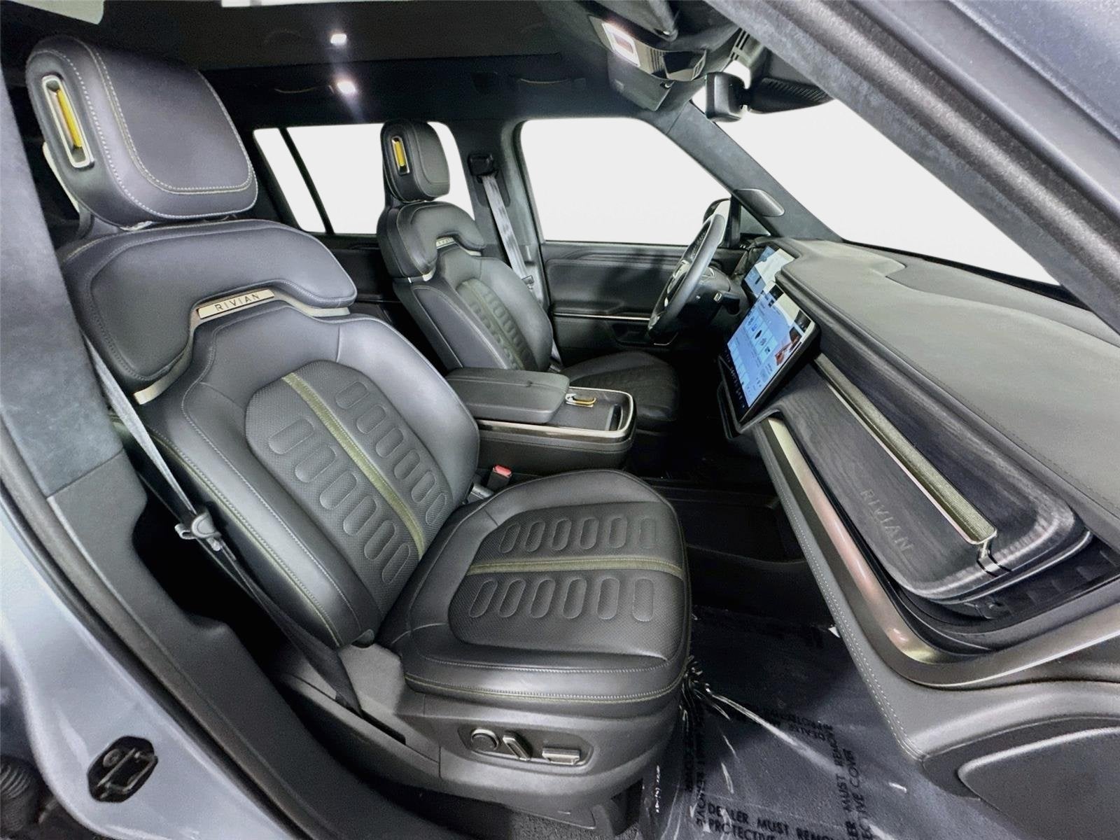 2023 Rivian R1S Adventure