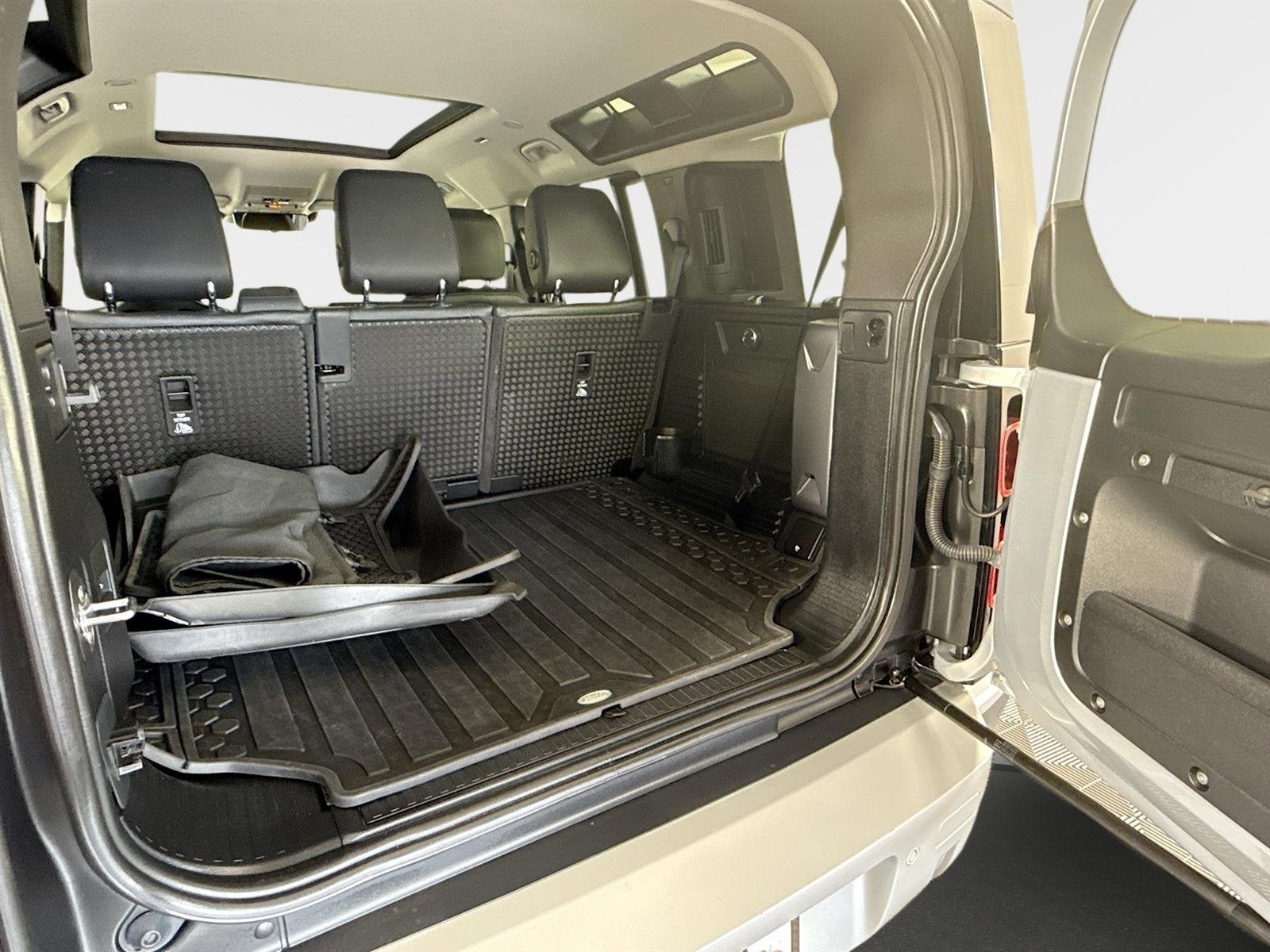 2020 Land Rover Defender First Edition