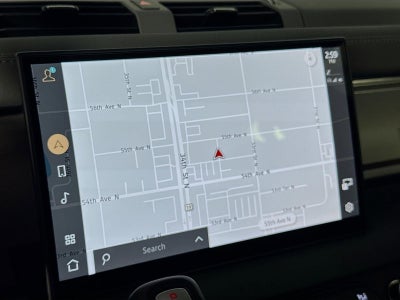 2025 Land Rover Defender V8