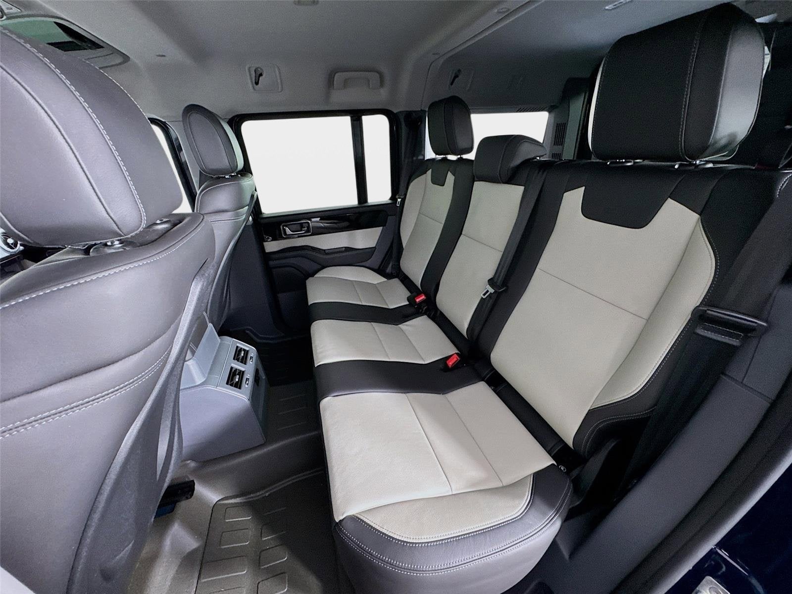 2025 INEOS Grenadier Station Wagon Fieldmaster Edition