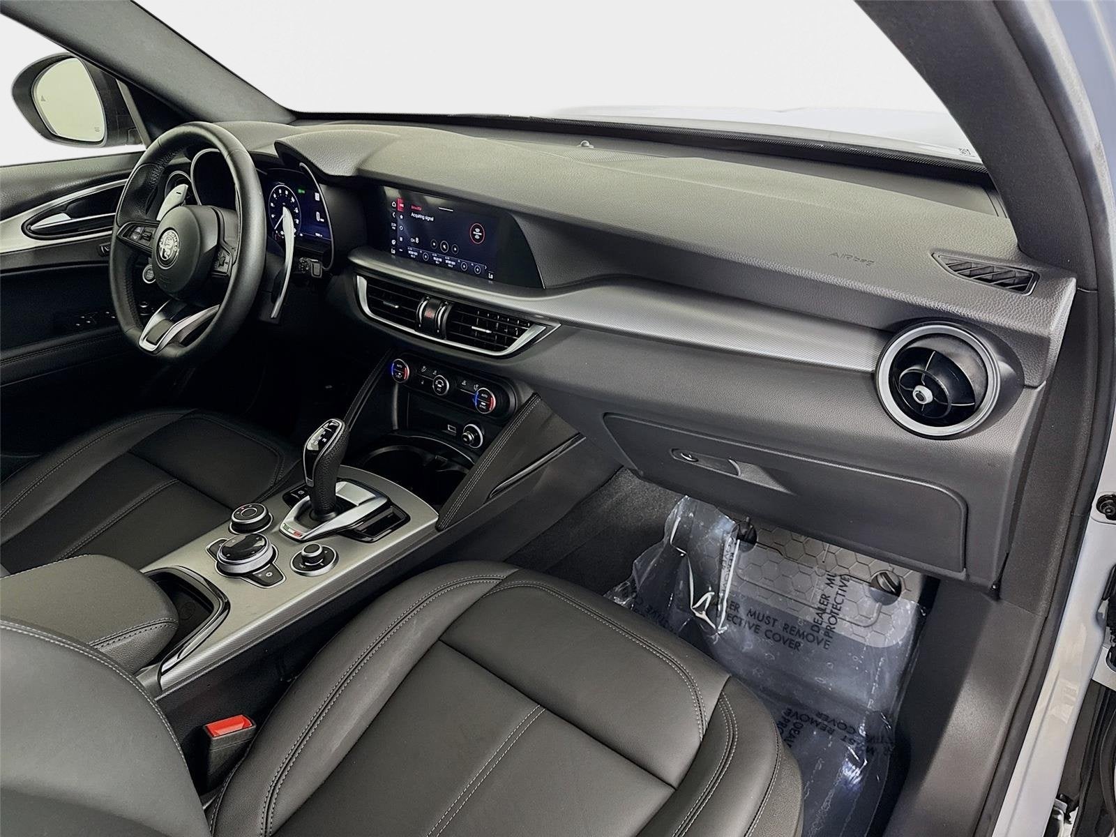 2025 Alfa Romeo Stelvio Base