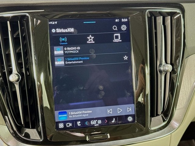 2024 Volvo S60 Recharge Plug-In Hybrid Plus Dark Theme