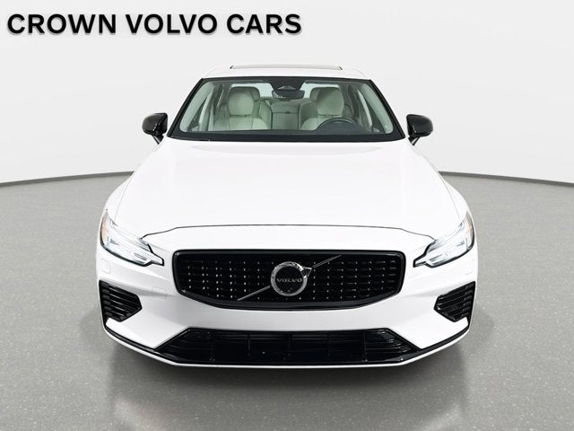 2024 Volvo S60 Recharge Plug-In Hybrid Plus Dark Theme