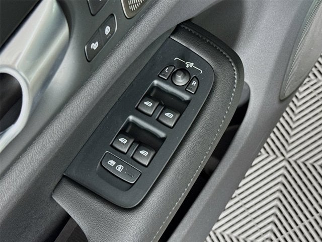 2025 Volvo S60 Plus
